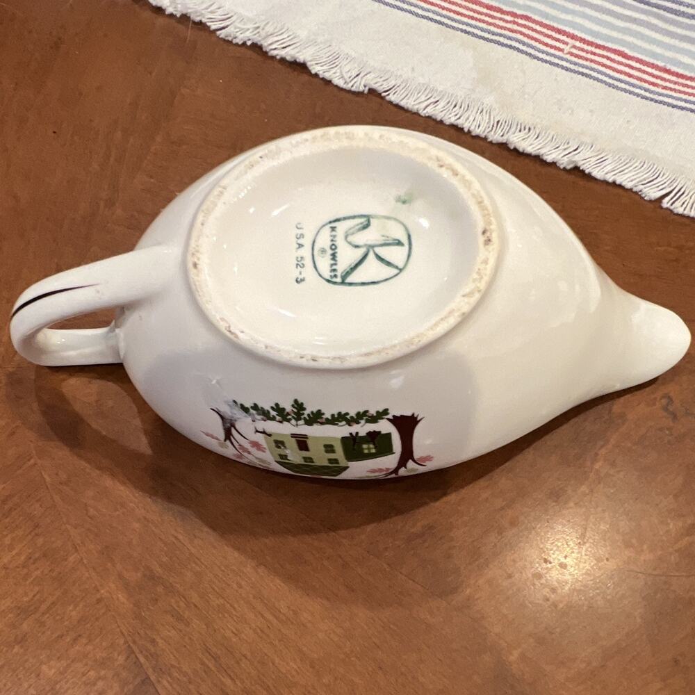 Knowles Ceramic Gravy Boat Glossy White/Green Decorative Handle USA 52-3